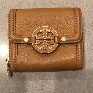 Tory Burch Amanda small wallet